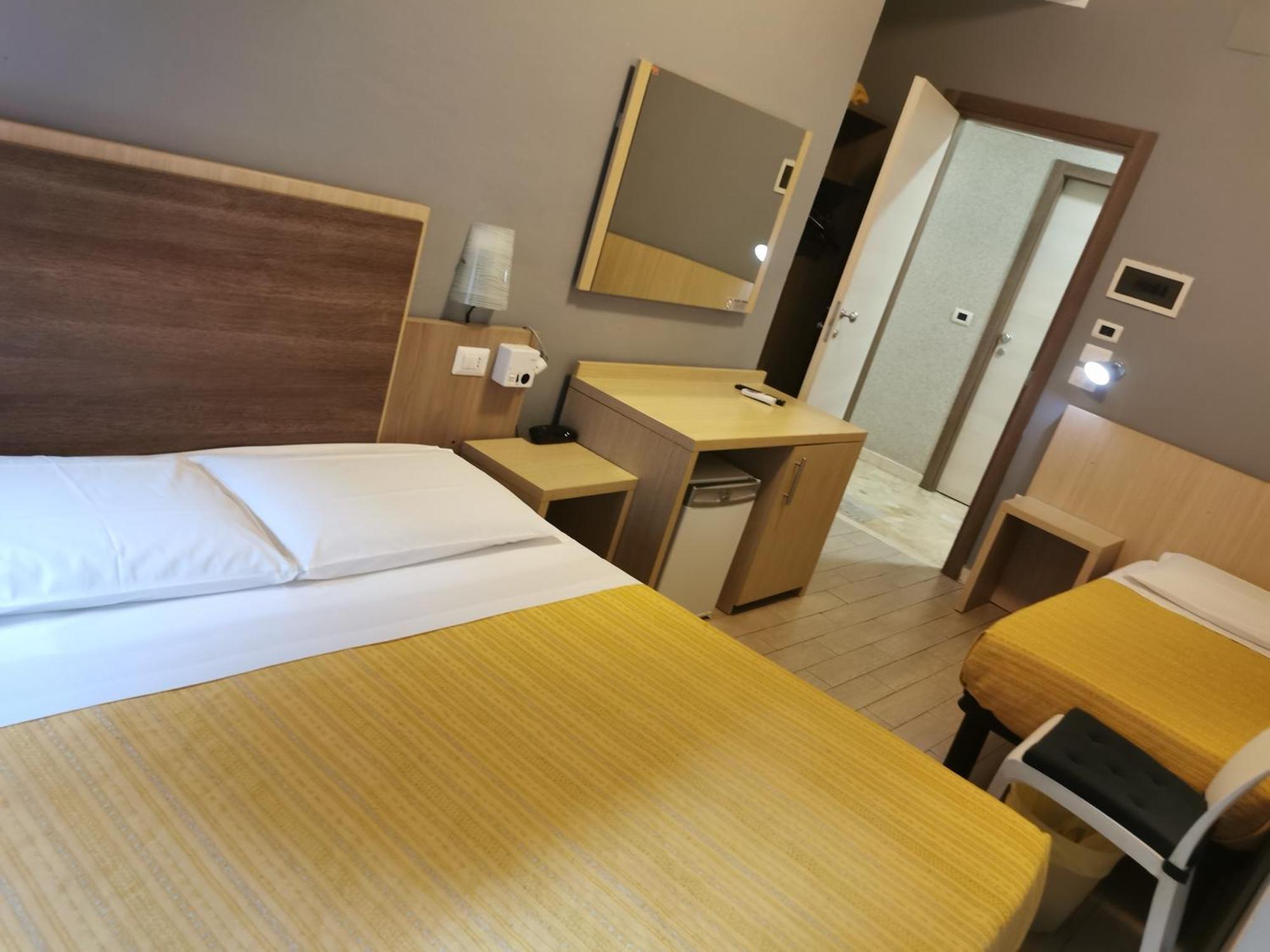 Hotel Bissi Μιλάνο Δωμάτιο φωτογραφία